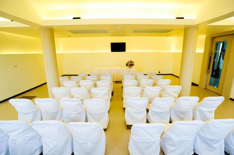 Much-Che Manta Boutique Hotel Удон-Тхани Экстерьер фото